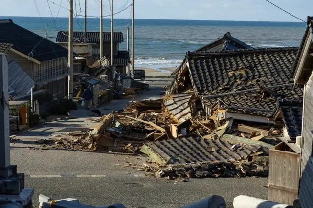 Число жертв землетрясений в Японии увеличилось до 73 - ОБНОВЛЕНО + ВИДЕО